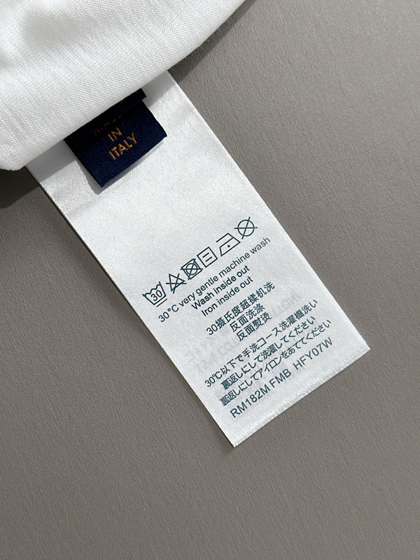 ブランドTシャツ着用イメージ